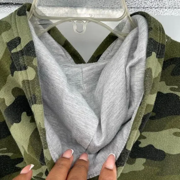 Champion Boys Green Camo Pullover Hoodie Sweatshirt Size Medium - Picture 9 of 14